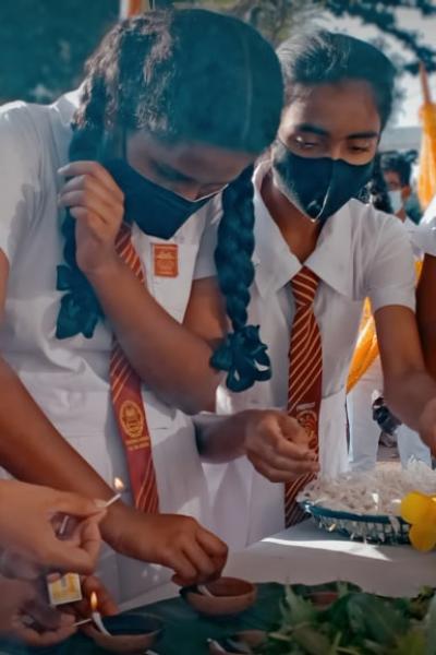 Photo 6098179890860896989 Y